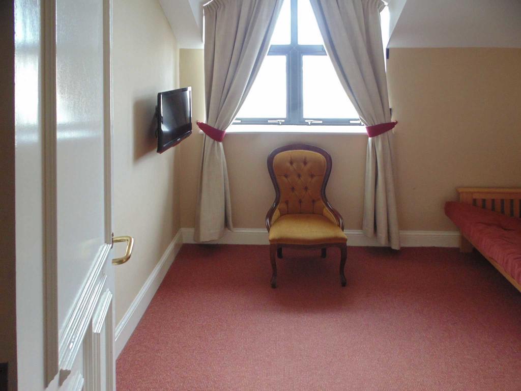 Ostan Oilean Acla Hotel Achill Sound ภายนอก รูปภาพ